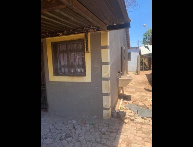 2 BEDROOM HOUSE FOR SALE IN SOSHANGUVE XX